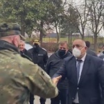  Премиерът инспектира военния завод в Търговище 