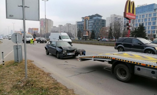 Верижна катастрофа затруднява движението по бул Цариградско шосе в посока
