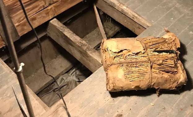 В щата Ню Йорк двойка ремонтираща купена наскоро къща намери