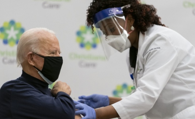 Избраният за президент на САЩ Джо Байдън публично се ваксинира
