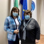 Нинова с призив за празниците: Помагайте на възрастни, самотни, изолирани и болни хори