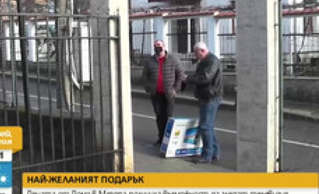 Управниците сбъднали най голямата мечта на децатаДеца в център за настаняване