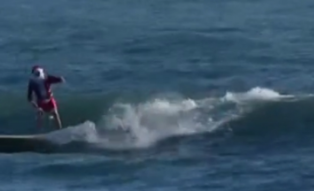 Пандемията от коронавирус не попречи на Дядо Коледа да покара