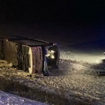 Автобус се преобърна в Русия, има загинали