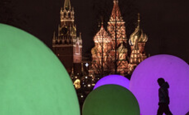 Хиляди московчани се събраха да видят пусканетоРуската столица Москва запали