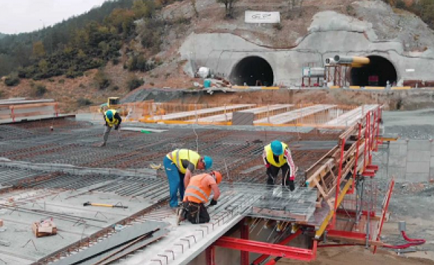 112 разрешения за строеж са издадени от министъра на регионалното