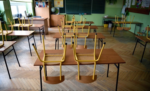 До момента 704 молби за обучение от разстояние в електронна