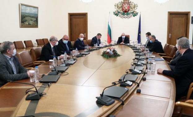 Постигнат е траен ефект от противоепидемичните мерки и България е