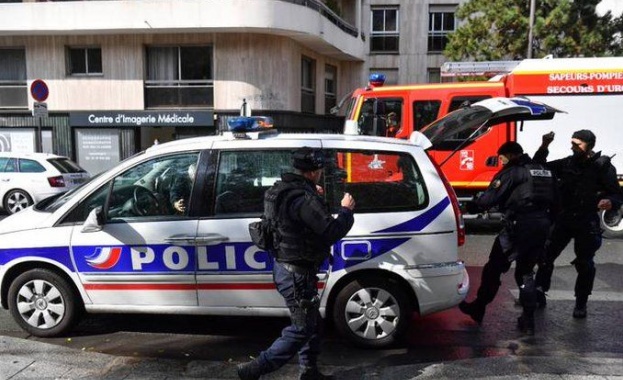 Франция мобилизира 100 000 полицаи и жандармеристи в новогодишната нощ