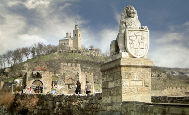 Четвъртокласник от Добрич е първият турист на Царевец за тази