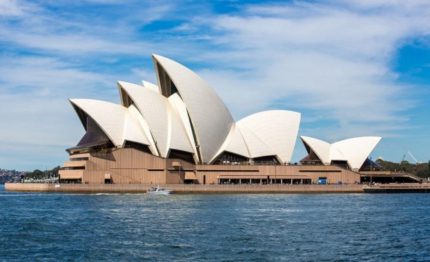 Операта в Сидни подновява представленията след като ги прекъсна през
