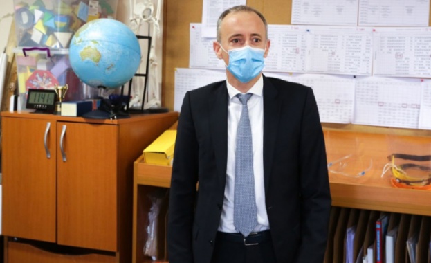 Към 2400 са карантинираните деца и ученици Февруари и март