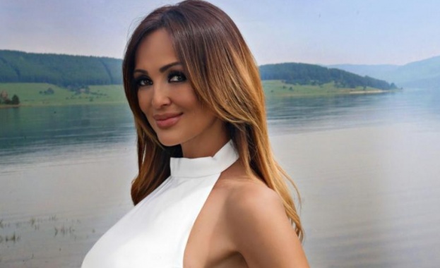 Примата на попфолка Глория е приета във Военномедицинска академия където