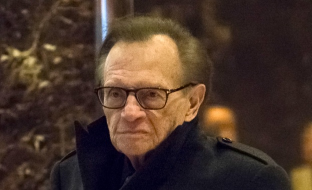 Известният американски телевизионен водещ Лари Кинг който е болен от