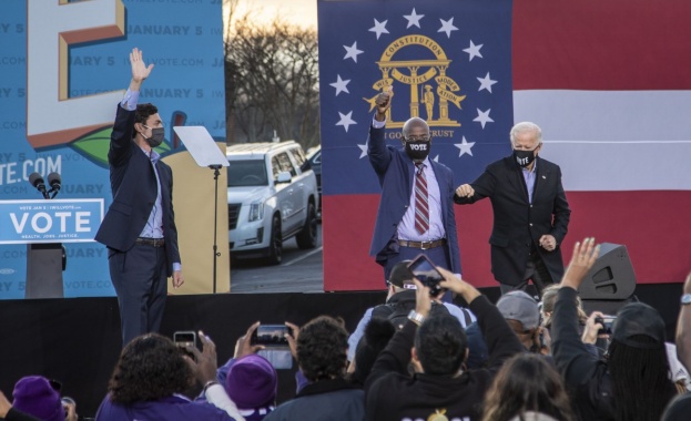 Ософ и Уорнок печелят балотажите в Джорджия предавайки на демократите