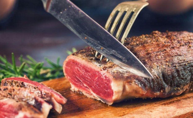 Червеното месо скъсява продължителността на живота на мъжете съобщи Експрес
