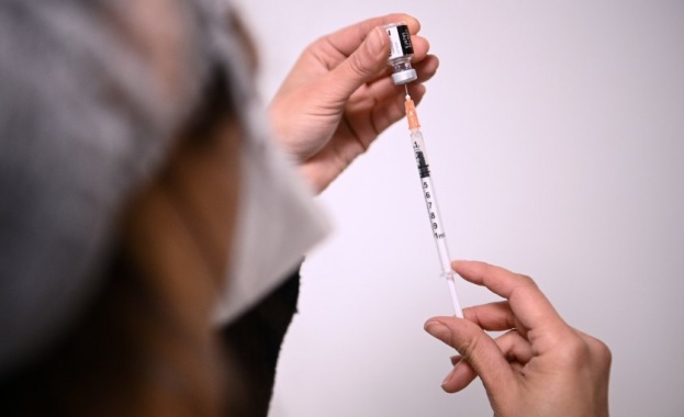 Програмата за шерване на ваксини COVAX доближи 1 милиард дози