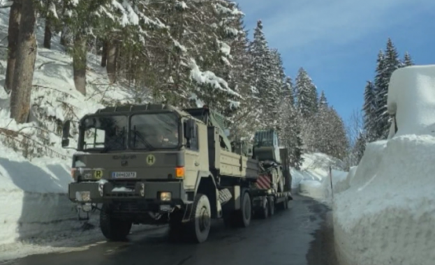 След обилните снеговалежи в Австрия армията се включва в почистването