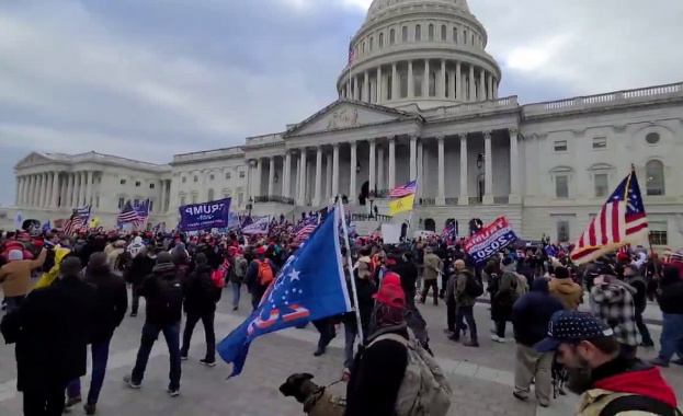 Тръмп или ще бъде изнесен до края на седмицата с