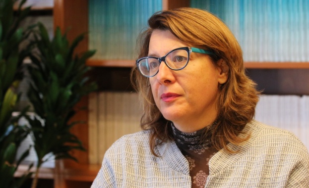 Весела Чернева: Американците искат стабилна демокрация, а Тръмп е заплаха за нея Весела Чернева: Американците искат стабилна демокрация, а Тръмп е заплаха за нея