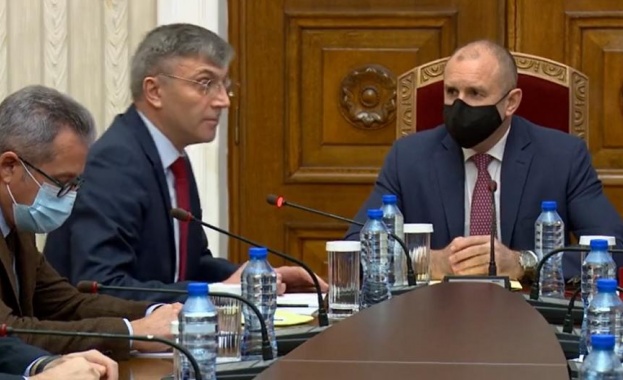 ДПС поиска да чуе от президента кога смята да насрочи