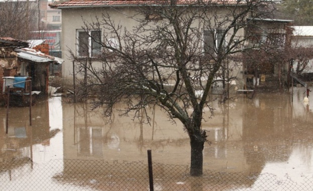 Бедствено положение на много места в страната заради проливните дъждове (обобщение)
