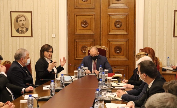БСП и президентът Румен Радев започнаха консултациите с взаимни оправдания