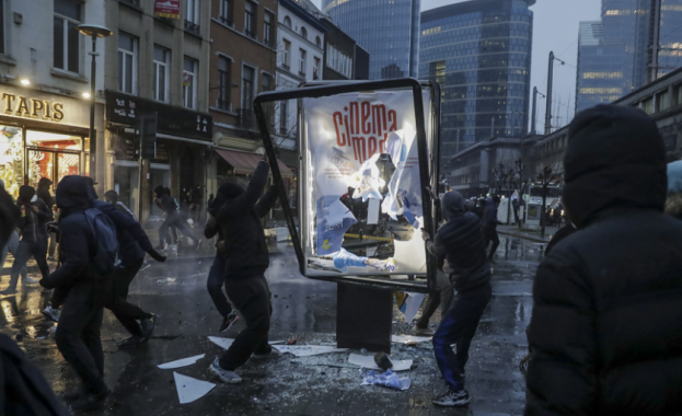 Протести и арести в Брюксел около 500 демонстранти се