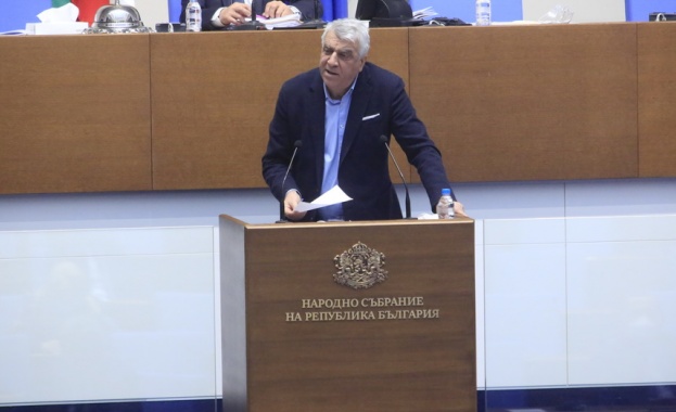 ГЕРБ вкарват закон за 18 млрд в последните секунди на