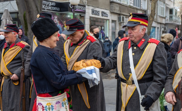 С тържествена церемония съобразена с противоепидемичните мерки Община Ямбол почете