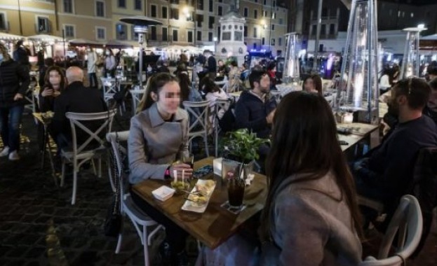 В Италия започна гражданско неподчинение. В събота стотици ресторантьори отвориха