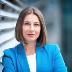 Бившата шефка на Канал 3 си тръгва от Нова заедно с Домусчиеви