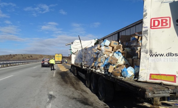 Товарен камион с монтанска регистрация се вряза в друг отбил
