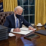 Руски сенатори: Байдън ще удари по Украйна и Беларус