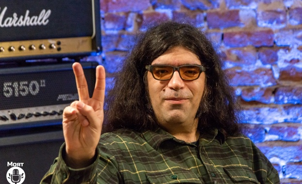 По време на участието си в музикалното предаване 18 кратният шампион