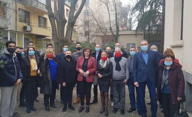 Млади програмисти и икономисти преобладават сред новите попълнения Корнелия Нинова