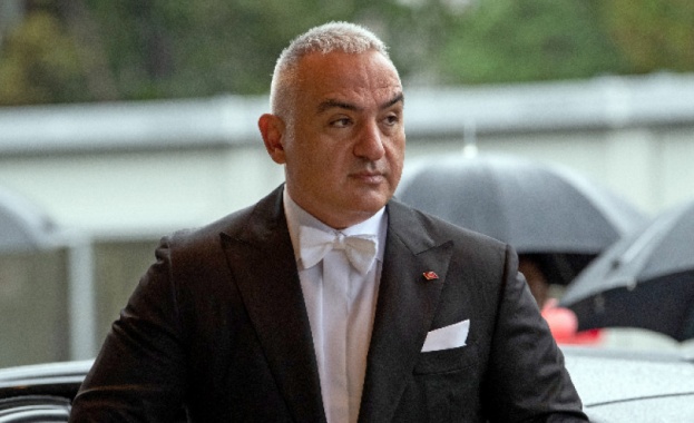 Министърът на културата и туризма на Турция Мехмет Ерсой пристига