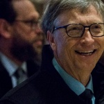 Бил Гейтс: Хората наистина ли вярват, че с ваксината ще им имплантират чипове?