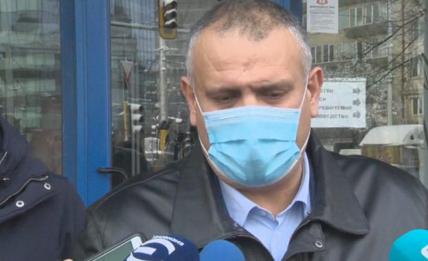 320 машини извършват разчистване по републиканската пътна мрежа При усложняване