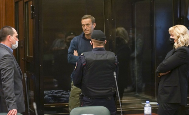 Арести до сградата на Московския градски съд, където се гледа делото за Навални