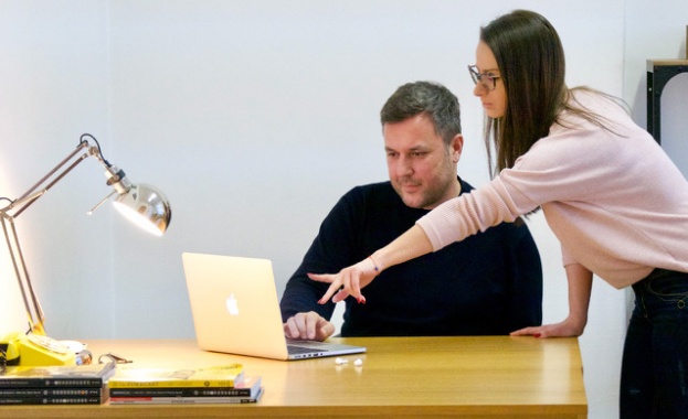 Групата е част от екосистема от подкрепящи се компании без