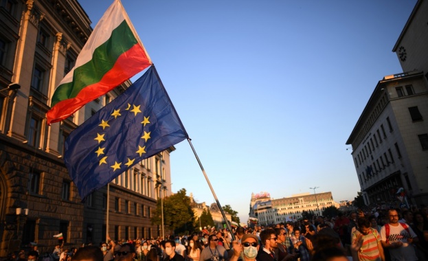 България и Гърция са най демократичните страни на Балканите сочи Световният