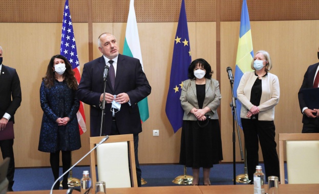 Министър председателят присъства на церемонията по подписване на договора за разработване