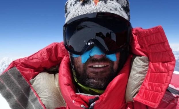 Българският алпинист Атанас Скатов е паднал при слизане от Лагер