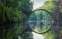 През 1860 г. местен рицар в Кромлау, сега част от парк Кромлауер, поръча този сводест мост с надеждата, че водното отражение под него ще създаде илюзията за перфектен кръг . 