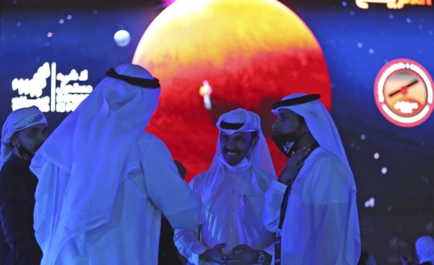 Космическата сонда Амал от Обединените арабски емирства ОАЕ навлезе в