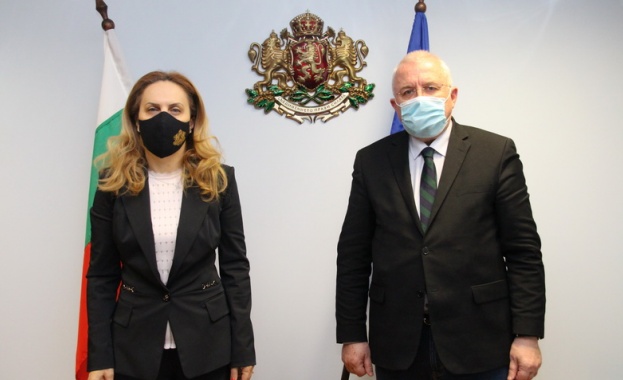 Марияна Николова проведе работна среща с доц. д-р инж. Румен Драганов, член на УС на „Български туристически съюз“