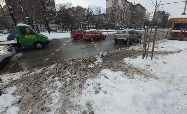 Момчето беше пред мен прибирахме се Имаше затрупани две шахти