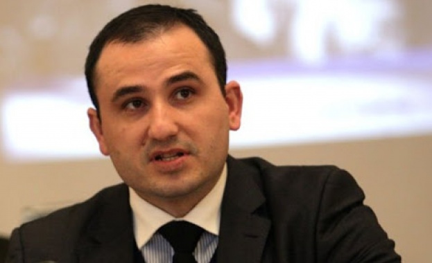 Новият британски щам на коронавируса е по вирулентен много хора се