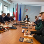 Месец и половина преди изборите БСП е единствената партия с програма за управление 